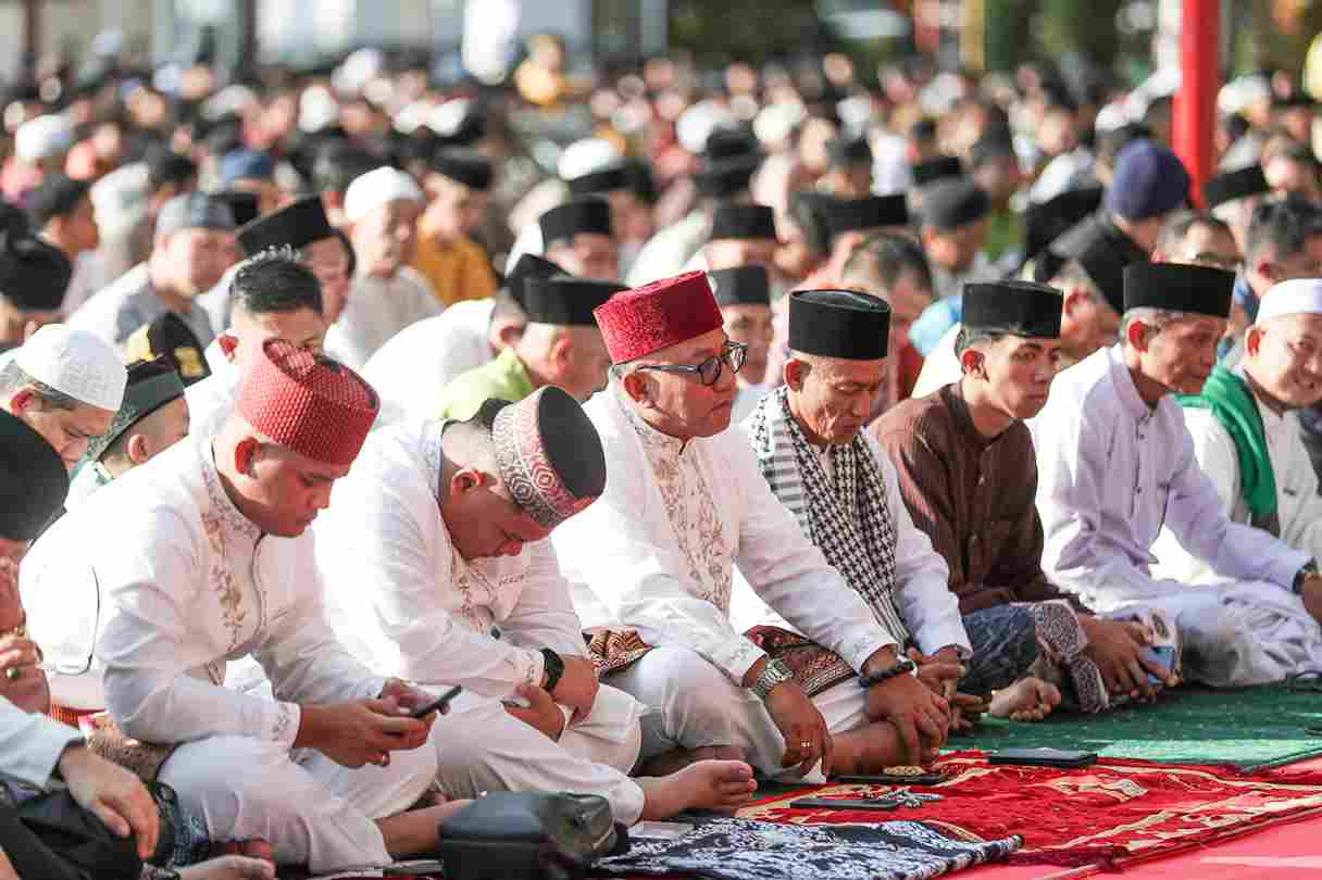 Lis Salat Id Bersama Ribuan Warga Tanjungpinang di Lapangan Pamedan, Idulfitri Berlangsung Khidmat