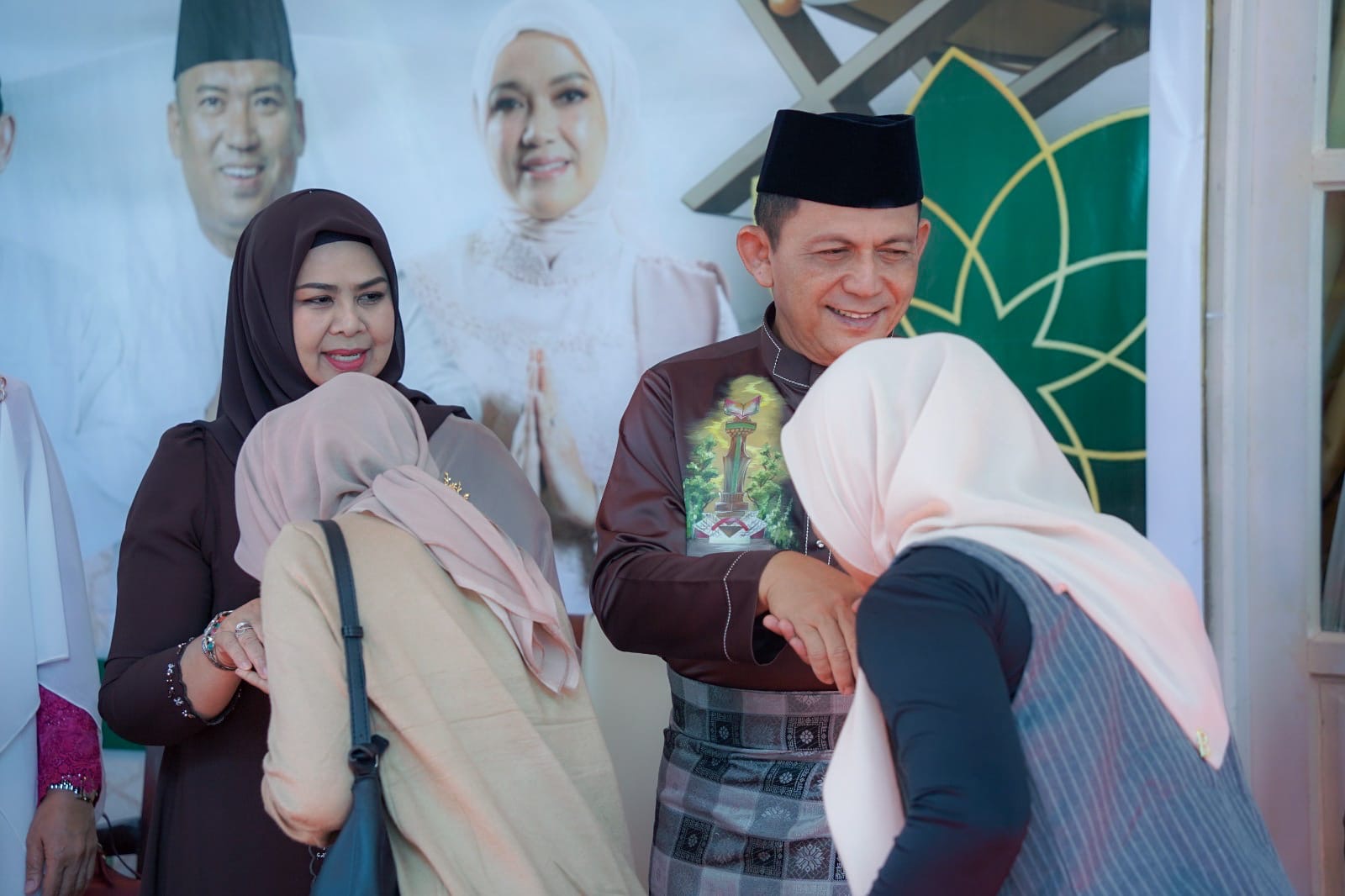 Gelar Open House Idulfitri di Gedung Daerah Tanjungpinang, Warga Antusias Bersilaturahmi dengan Gubernur Kepri 