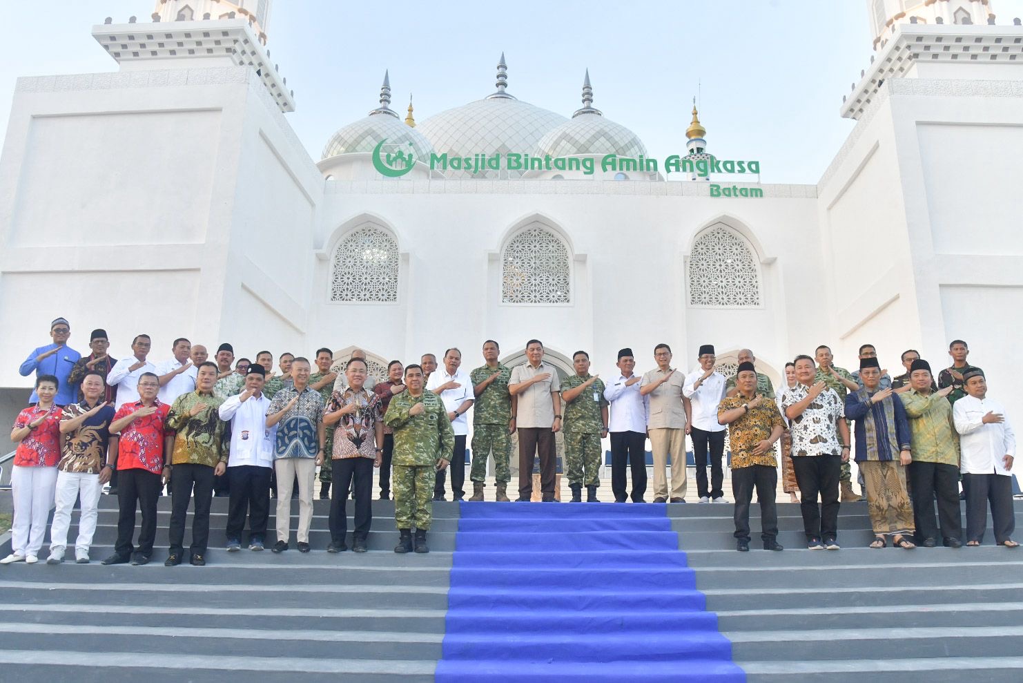 Ansar Dampingi Menhan Resmikan Masjid Bintang Amin Angkasa di Hang Nadim Batam