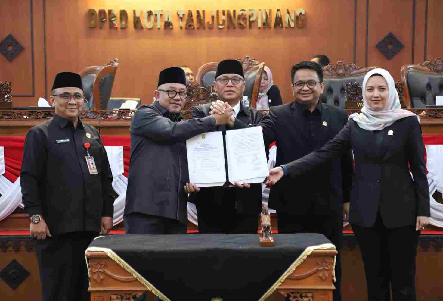 DPRD Sahkan Perda Perubahan Struktur OPD Pemko Tanjungpinang