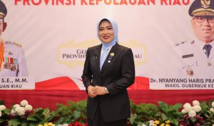 Misni Catat Sejarah: Perempuan Pertama Jabat Sekdaprov Kepri