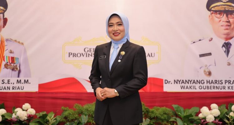 Misni Catat Sejarah: Perempuan Pertama Jabat Sekdaprov Kepri