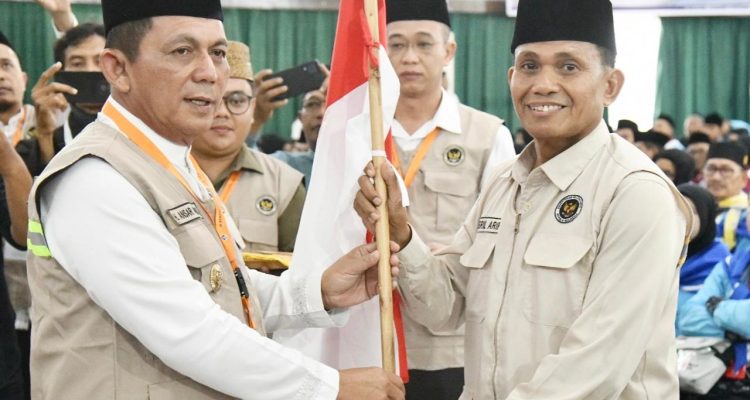 Gubernur Kepri Lepas Kloter Perdana Haji 2026: Jaga Kesehatan-Martabat Daerah