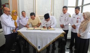 Ansar Serahkan Hibah Dua Aset Pemprov Kepri ke Pemko Tanjungpinang Ansar Serahkan Hibah Dua Aset Pemprov Kepri ke Pemko Tanjungpinang