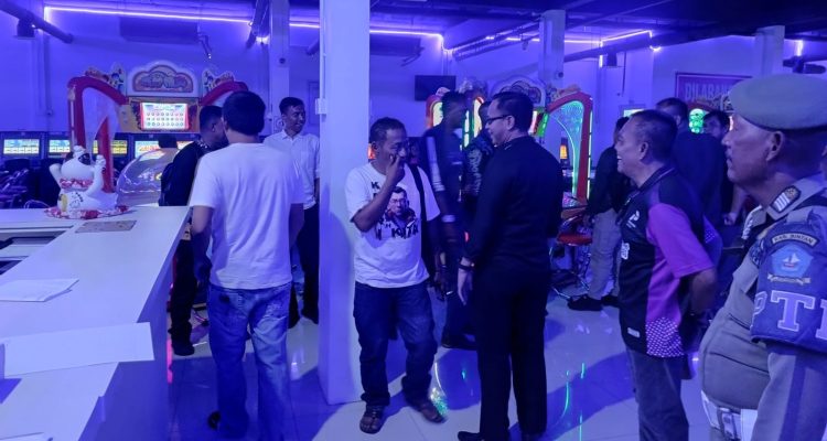 Ibu-Ibu di Kijang Minta Pemkab Bintan Tolak Izin Gelper KGZ