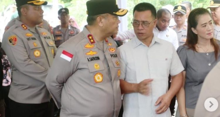 Bupati Aneng Hadiri Penyaluran Bantuan Sosial Kapolda Kepri dan Bhayangkari di Tarempa Timur