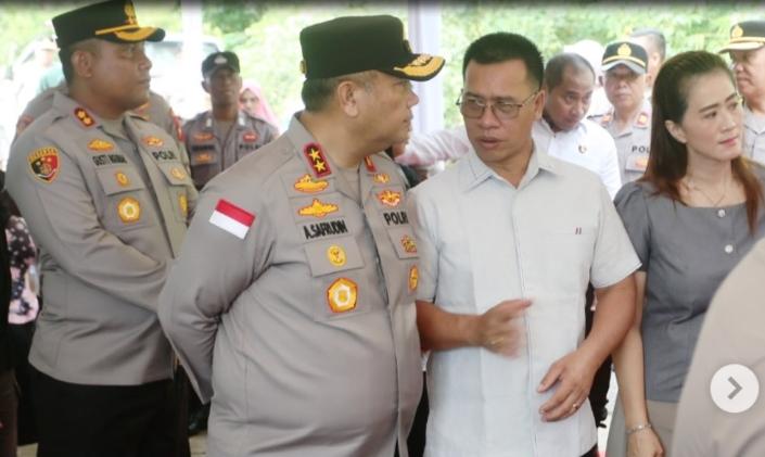 Bupati Aneng Hadiri Penyaluran Bantuan Sosial Kapolda Kepri dan Bhayangkari di Tarempa Timur