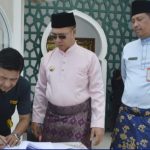Bupati Anambas Serahkan Armada Sampah untuk Desa Tarempa Barat, Demi Kebersihan Lingkungan