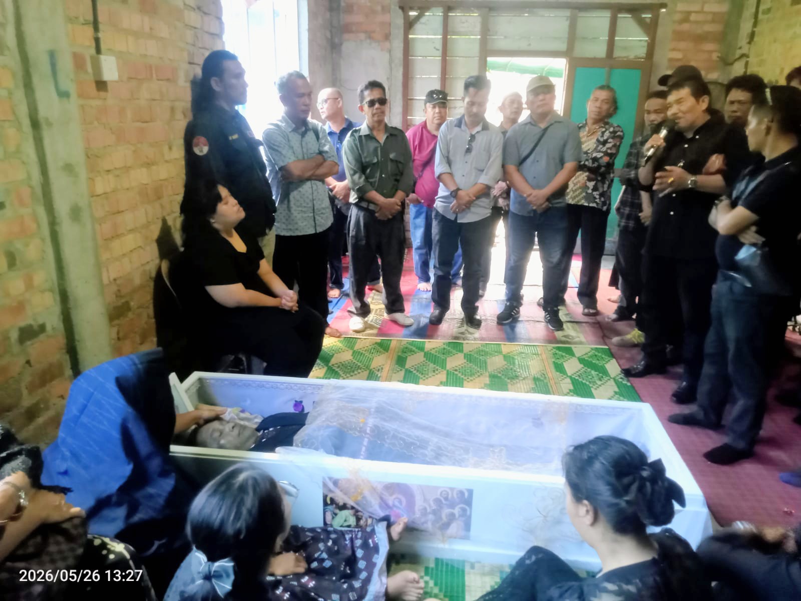 Rekan Wartawan Gelar Penghormatan Terakhir untuk Almarhum Gindo Pakpahan