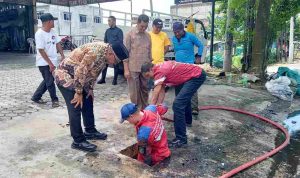 Lis Geram Kabel Optik Hambat Drainase, Ultimatum Perusahaan Segera Benahi Lis Geram Kabel Optik Hambat Drainase, Ultimatum Perusahaan Segera Benahi