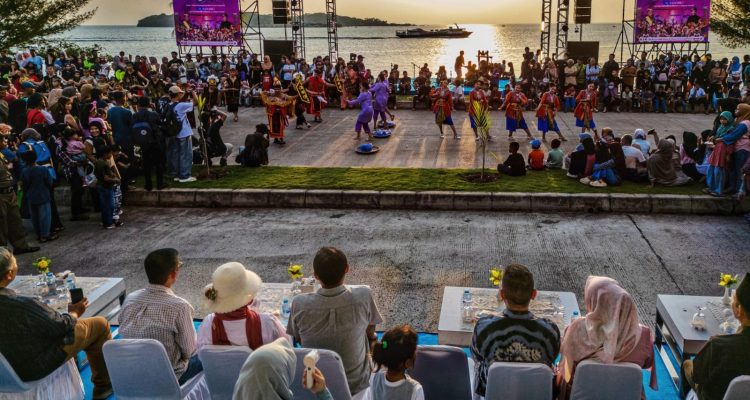 Parade Seni Nusantara Meriahkan Pembukaan Kemilau Kepri 2026