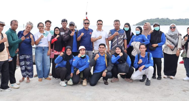 Bupati Anambas Apresiasi Misi Kemanusiaan Wisatawan Kapal Vega 1982, Salurkan Bantuan Pendidikan dan Kesehatan