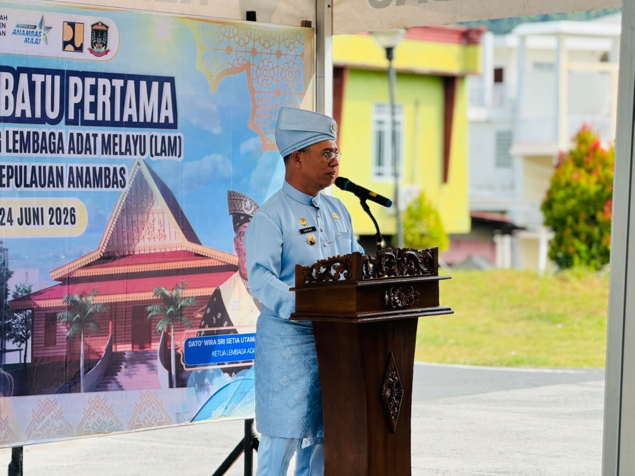 Bupati Aneng Letakkan Batu Pertama Gedung LAM Anambas: Menjaga Marwah Melayu