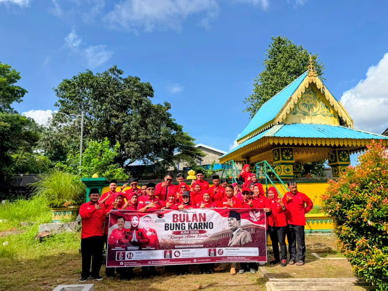 PDI Perjuangan Tanjungpinang Peringati Bulan Bung Karno dengan Aksi Sosial