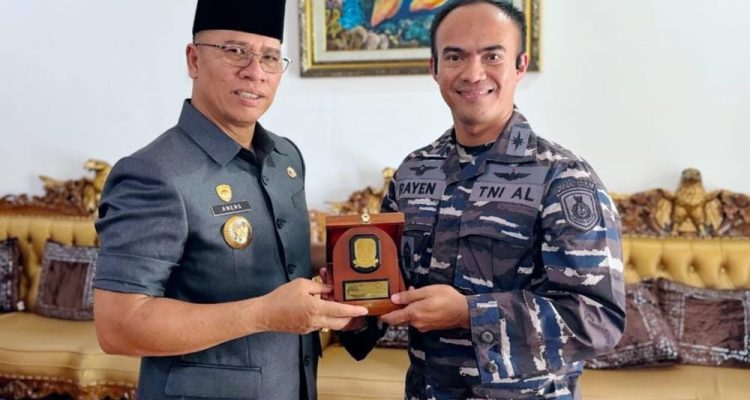 Bupati Anambas Terima Silaturahmi Danlanudal Matak, Bahas Sinergi dan Penguatan Keamanan Wilayah