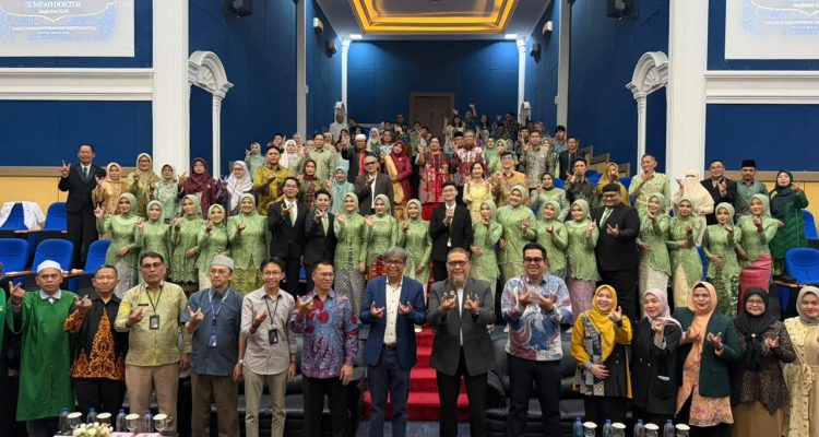Bupati Aneng Hadiri Pelantikan dr. Aura Dewi Nova, Putri Kebanggaan Anambas