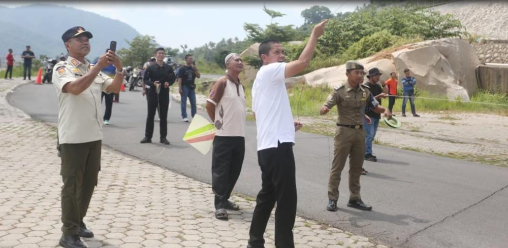 Raja Bayu Buka Festival Layang-Layang Aduan I Anambas: Lestarikan Budaya dan Olahraga Tradisional