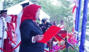 Ketua DPRD Lingga Maya Sari Bacakan Teks Proklamasi pada HUT ke-81 RI