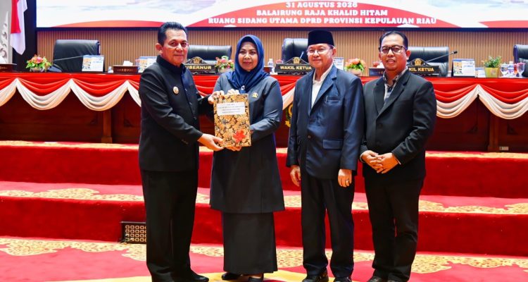 Paripurna DPRD Kepri Bahas Perubahan KUA-PPAS 2026, Pendapatan Diproyeksi Naik Rp24,07 Miliar