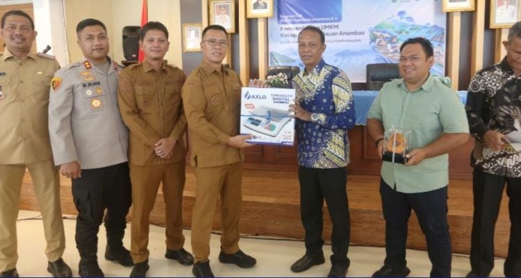 Bupati Aneng Apresiasi KUFPEC, UMKM Anambas Terima Bantuan Alat dan Legalitas Produk